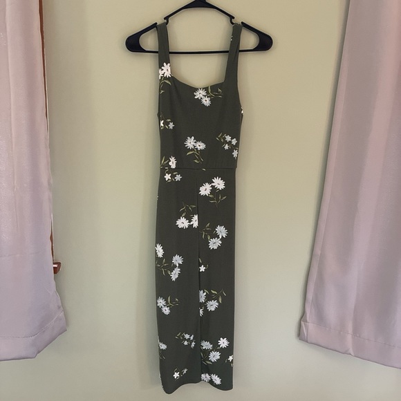 No Boundaries Olive Green Graphic Top - Picture 4 of 4